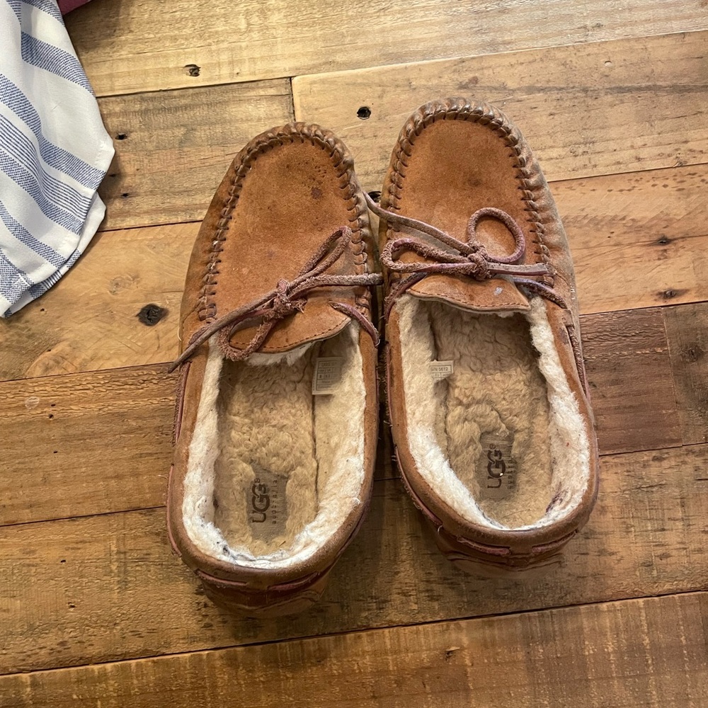 Ugg moccasin slippers size 8